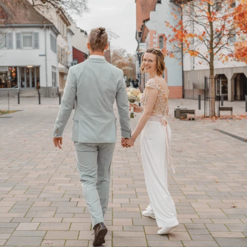 Paarfoto am Ufer in Malmö